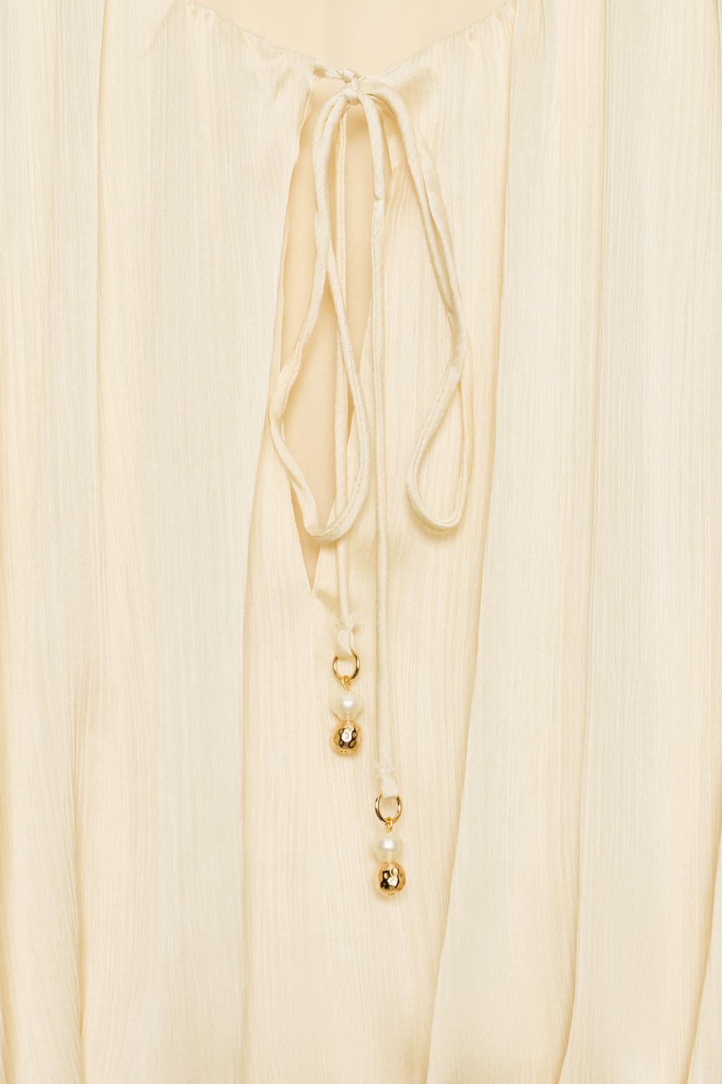 АТЛАСНАЯ БЛУЗА ОБЪЕМНОГО КРОЯ