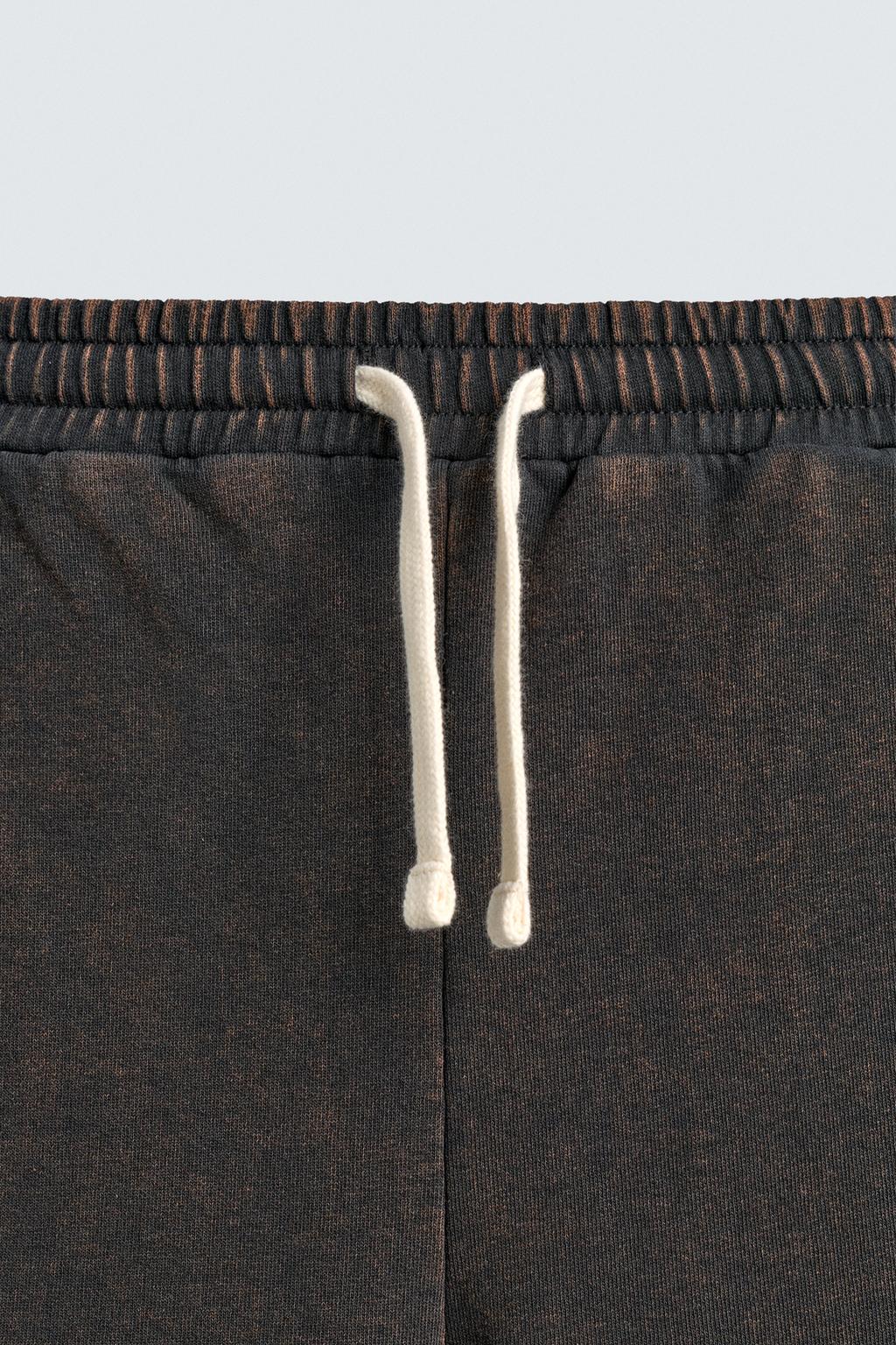 ДЖОГГЕРЫ прямого кроя С ЭФФЕКТОМ ПОТЕРТОСТИ