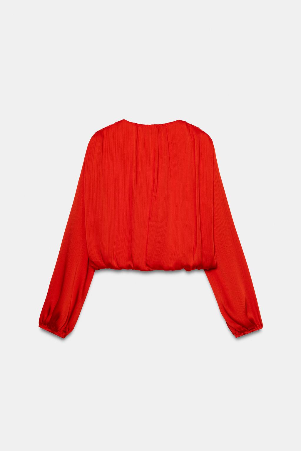 АТЛАСНАЯ БЛУЗА ОБЪЕМНОГО КРОЯ