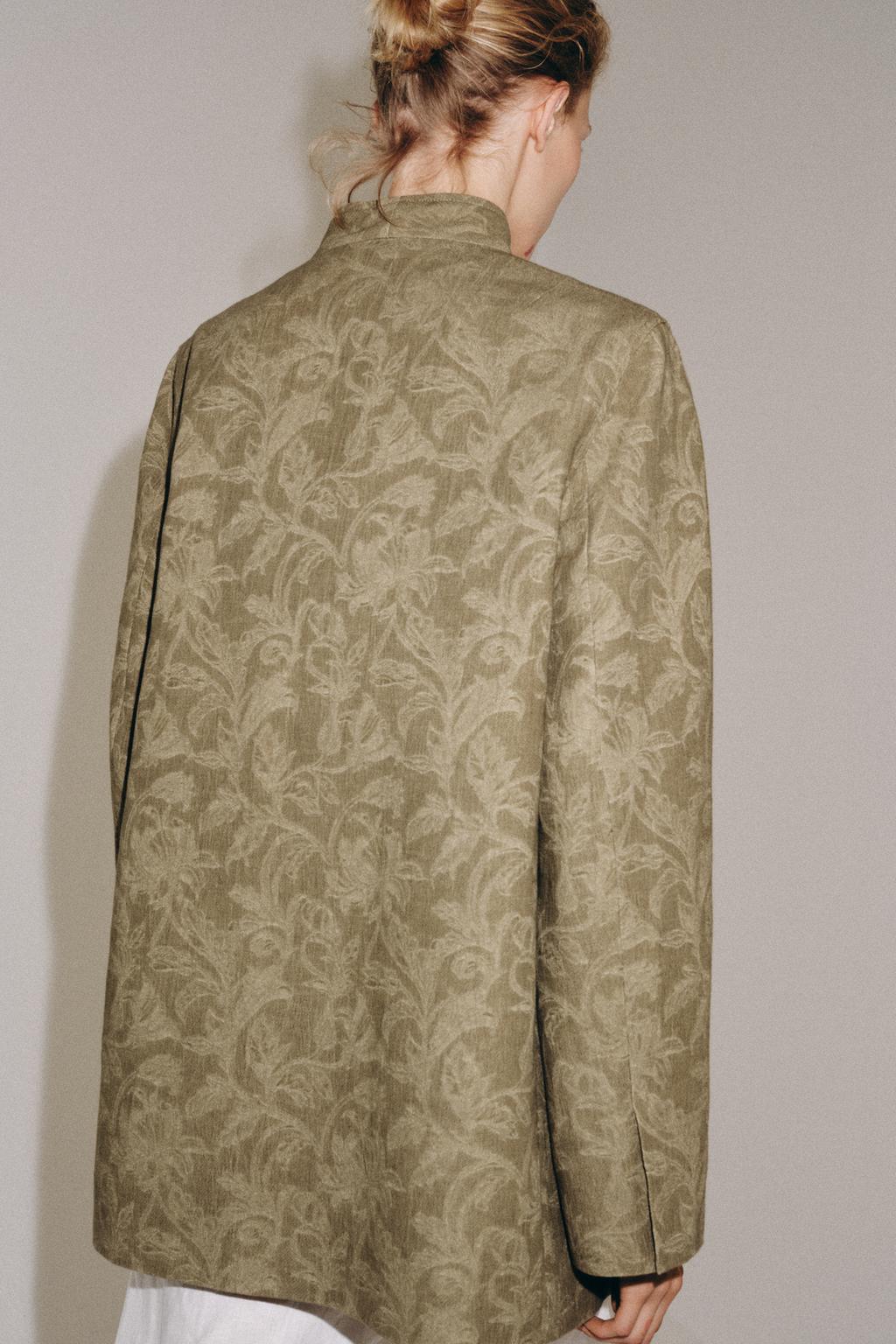 ЖАККАРДОВЫЙ БЛЕЙЗЕР С НАКИДКОЙ — коллекция Zara «ZW»