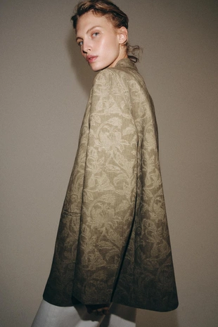 Жаккардовый блейзер с накидкой — коллекция Zara «Zw»- Заказать в России