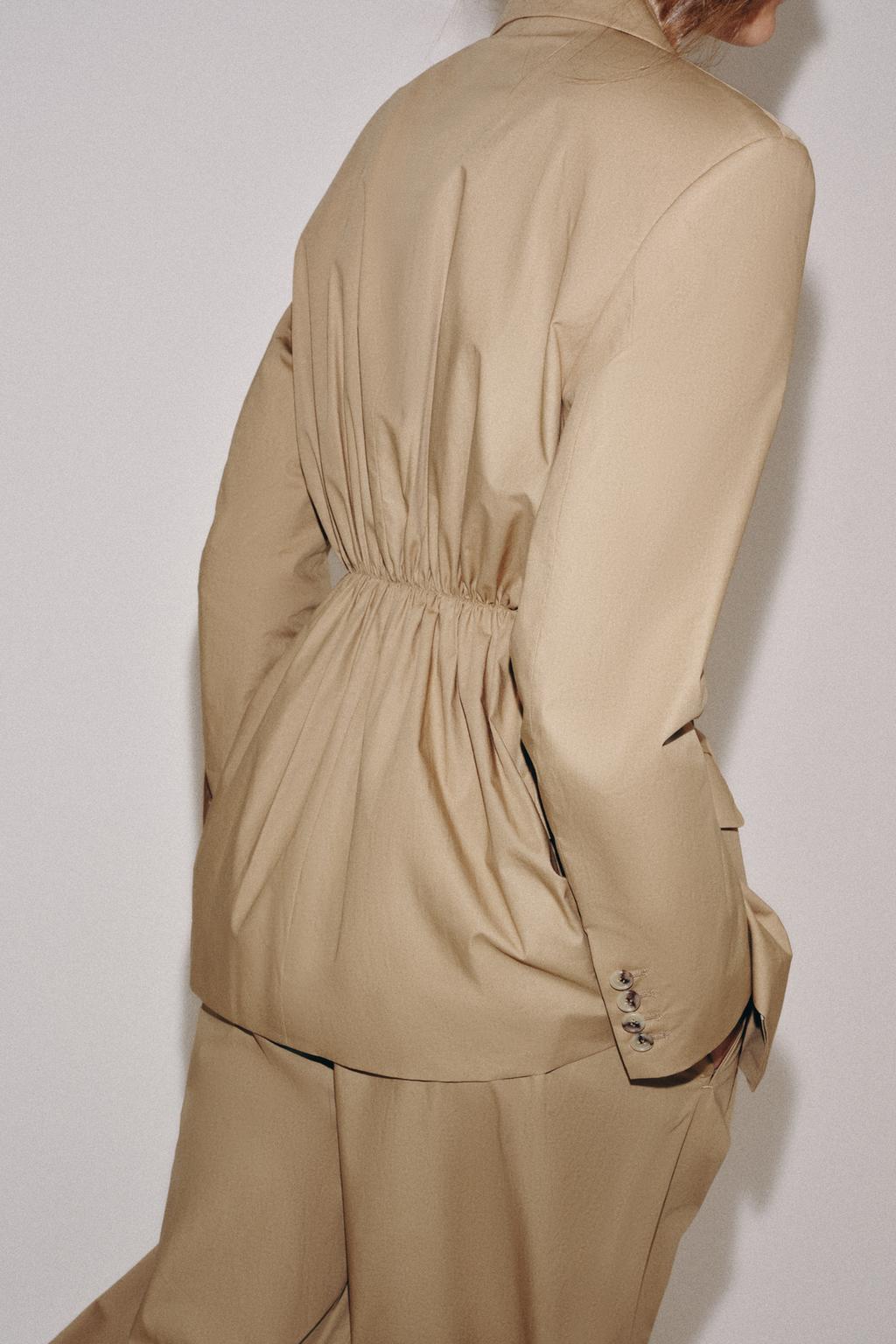 БЛЕЙЗЕР ПРИТАЛЕННОГО КРОЯ — лимитированная серия, коллекция Zara «ZW»