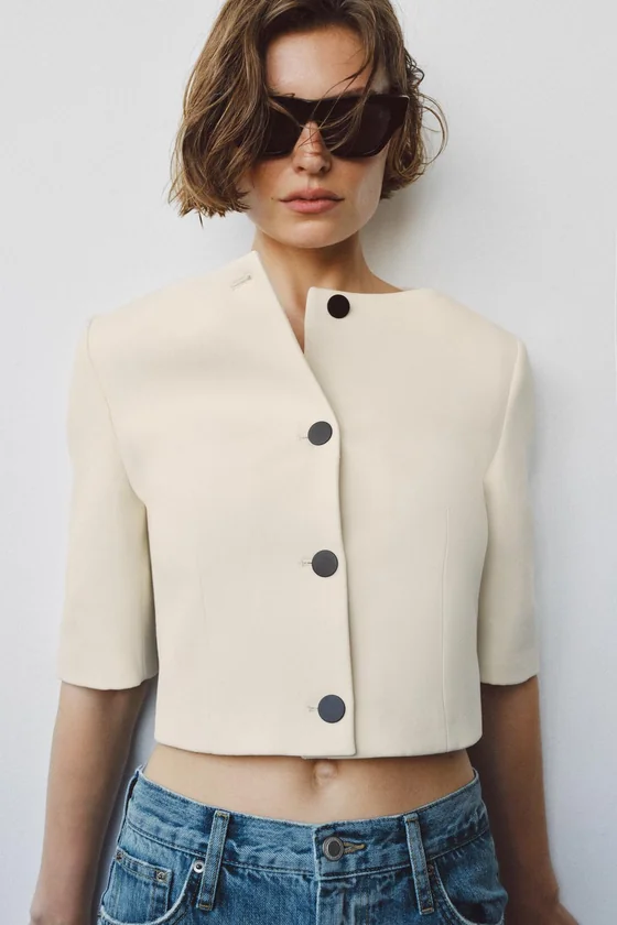 УКОРОЧЕННАЯ КУРТКА — коллекция Zara «ZW»