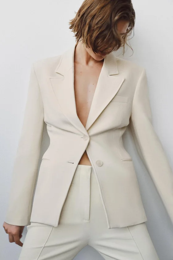 БЛЕЙЗЕР ОБЛЕГАЮЩЕГО КРОЯ — коллекция Zara «ZW»