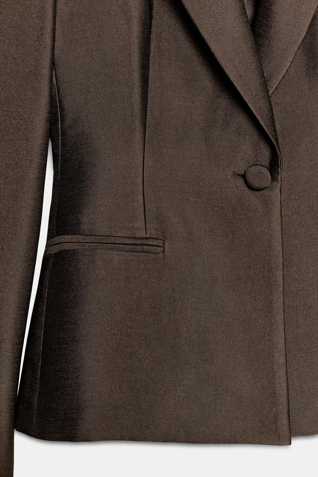 АТЛАСНЫЙ ПРИТАЛЕННЫЙ БЛЕЙЗЕР