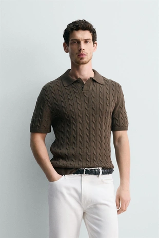 Поло из рельефного трикотажа с косами