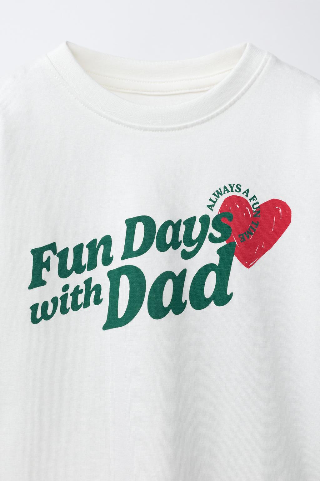 ФУТБОЛКА С НАДПИСЬЮ «МАМА И ПАПА»