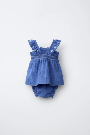 Комплект из блузы и трусов с вышитыми цветами- Заказать в России