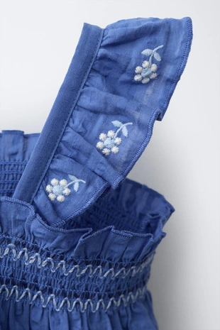 Комплект из блузы и трусов с вышитыми цветами- Заказать в России