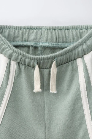 Шорты с лампасами