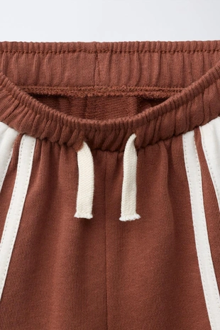 Шорты с лампасами