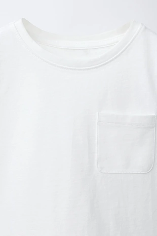 Однотонная футболка с карманом- Заказать в России