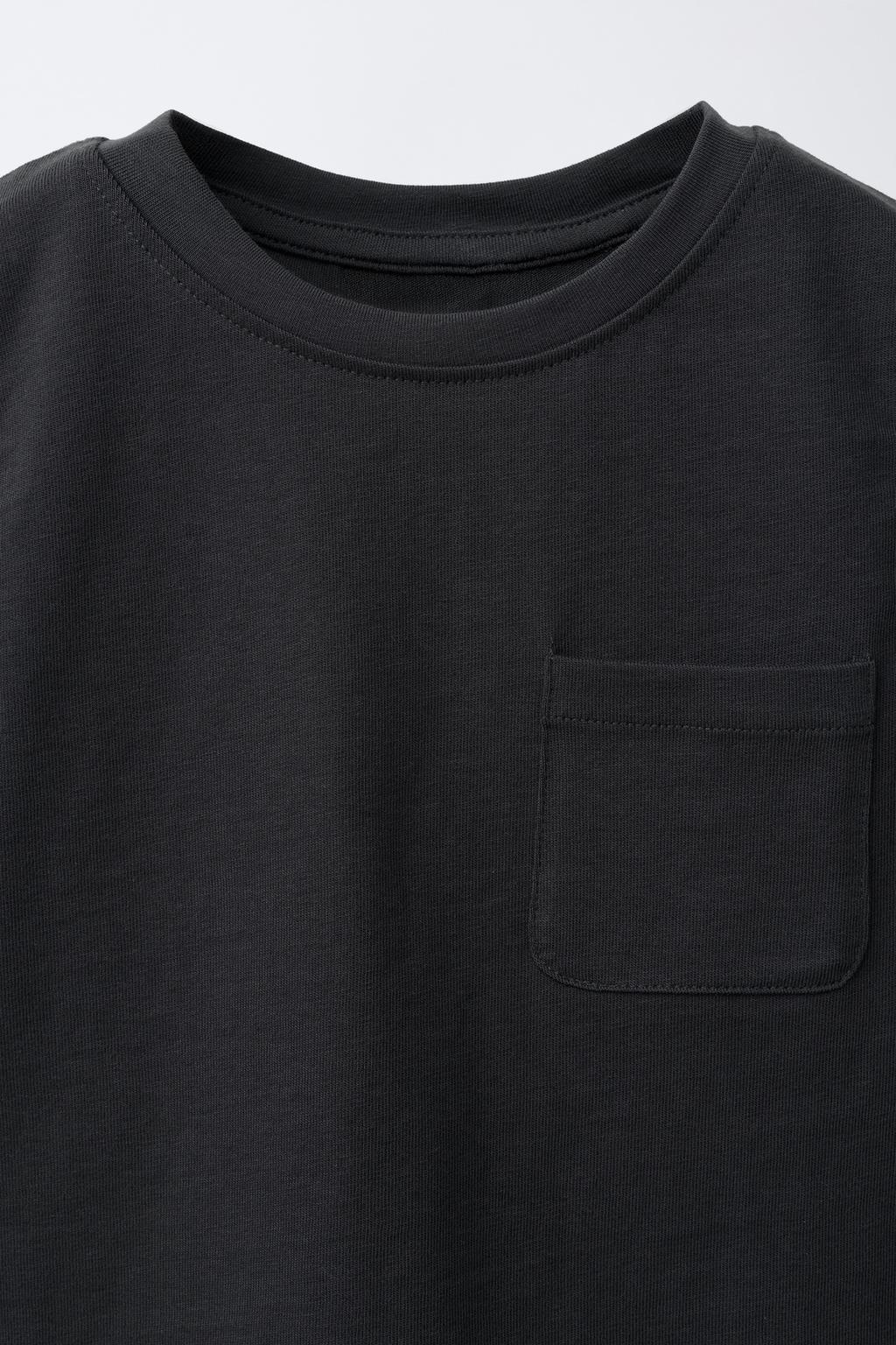 ОДНОТОННАЯ ФУТБОЛКА С КАРМАНОМ