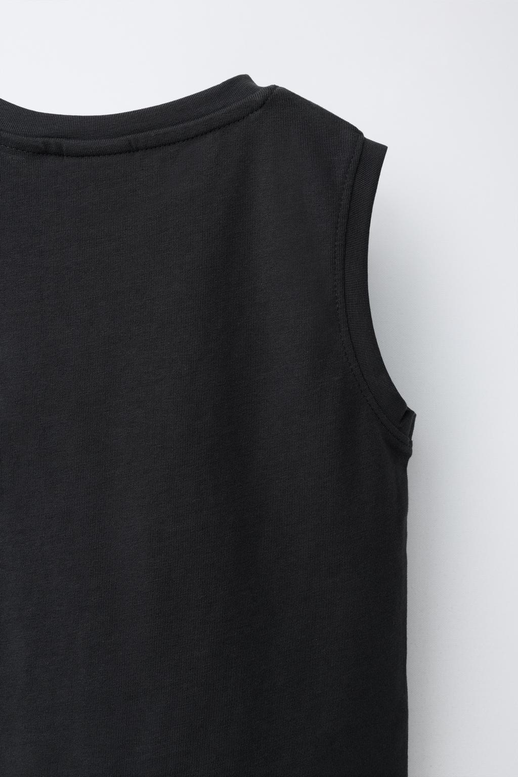 ОДНОТОННАЯ ФУТБОЛКА С КАРМАНОМ