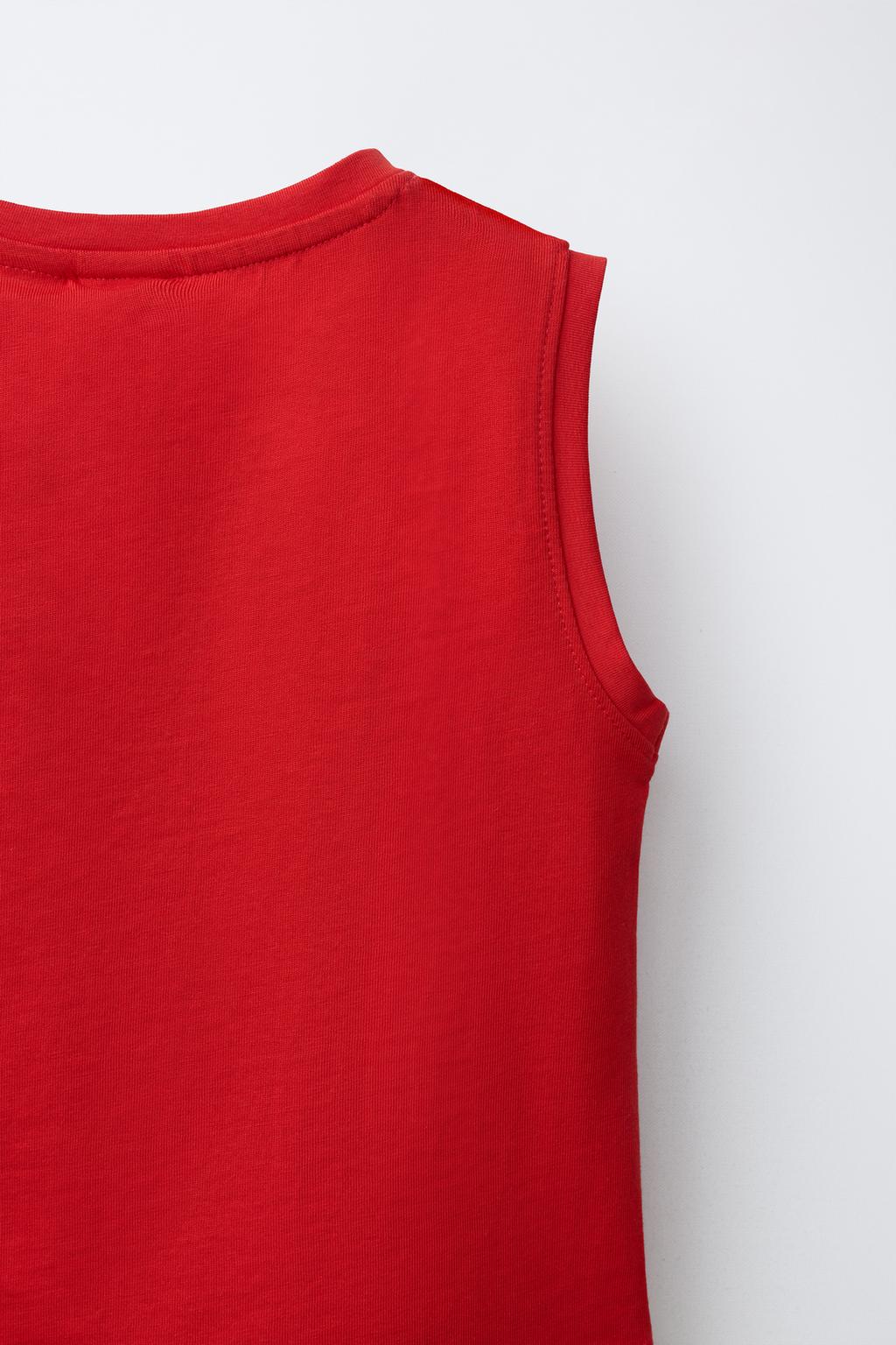 ОДНОТОННАЯ ФУТБОЛКА С КАРМАНОМ