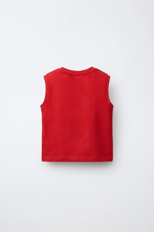 Однотонная футболка с карманом