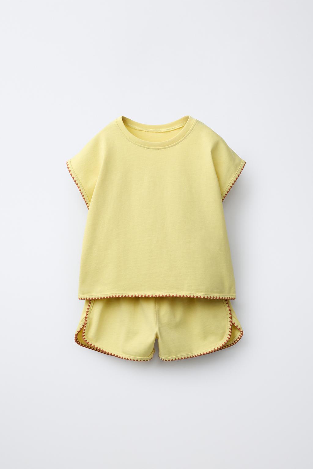 КОМПЛЕКТ ИЗ ФУТБОЛКИ И ШОРТОВ-БЕРМУД С КОНТРАСТНЫМИ ДЕТАЛЯМИ