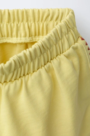 Комплект из футболки и шортов-бермуд с контрастными деталями