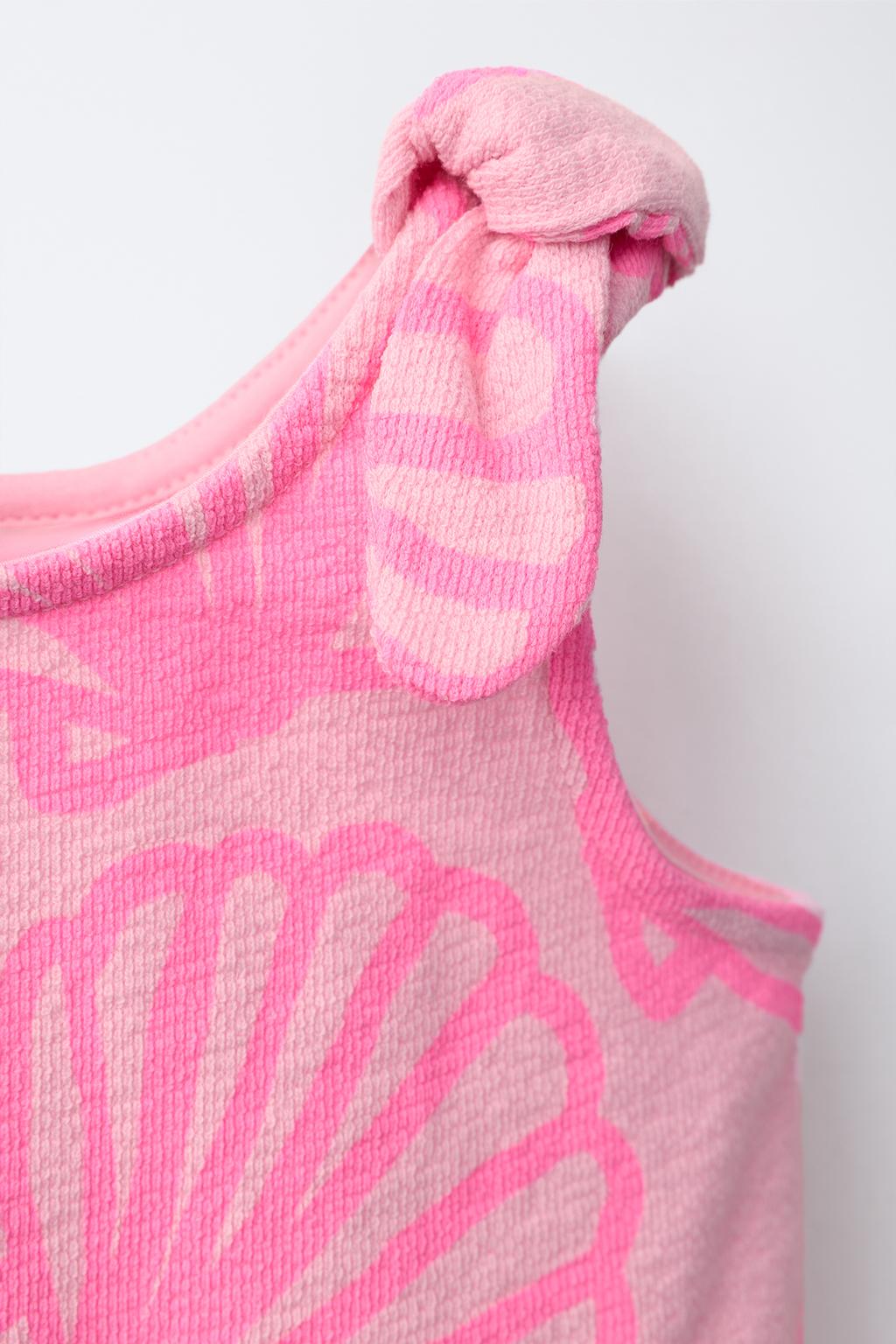 ФУТБОЛКА С УЗЕЛКАМИ И ФЛУОРЕСЦЕНТНЫМИ РАКОВИНАМИ