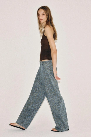 Джинсы Zw  с высокой посадкой и цветочным принтом- Заказать в России