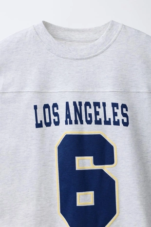 Футболка в стиле преппи с цифрами- Заказать в России