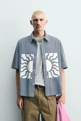 Рубашка  в клетку с контрастными нашивками- Заказать в России