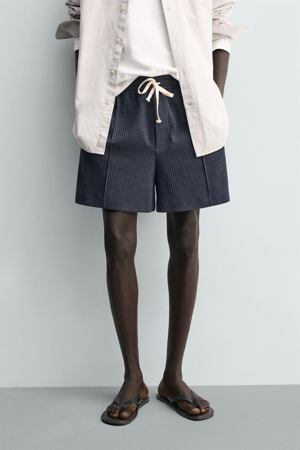 ШОРТЫ-ДЖОГГЕРЫ ИЗ РЕЛЬЕФНОЙ ТКАНИ