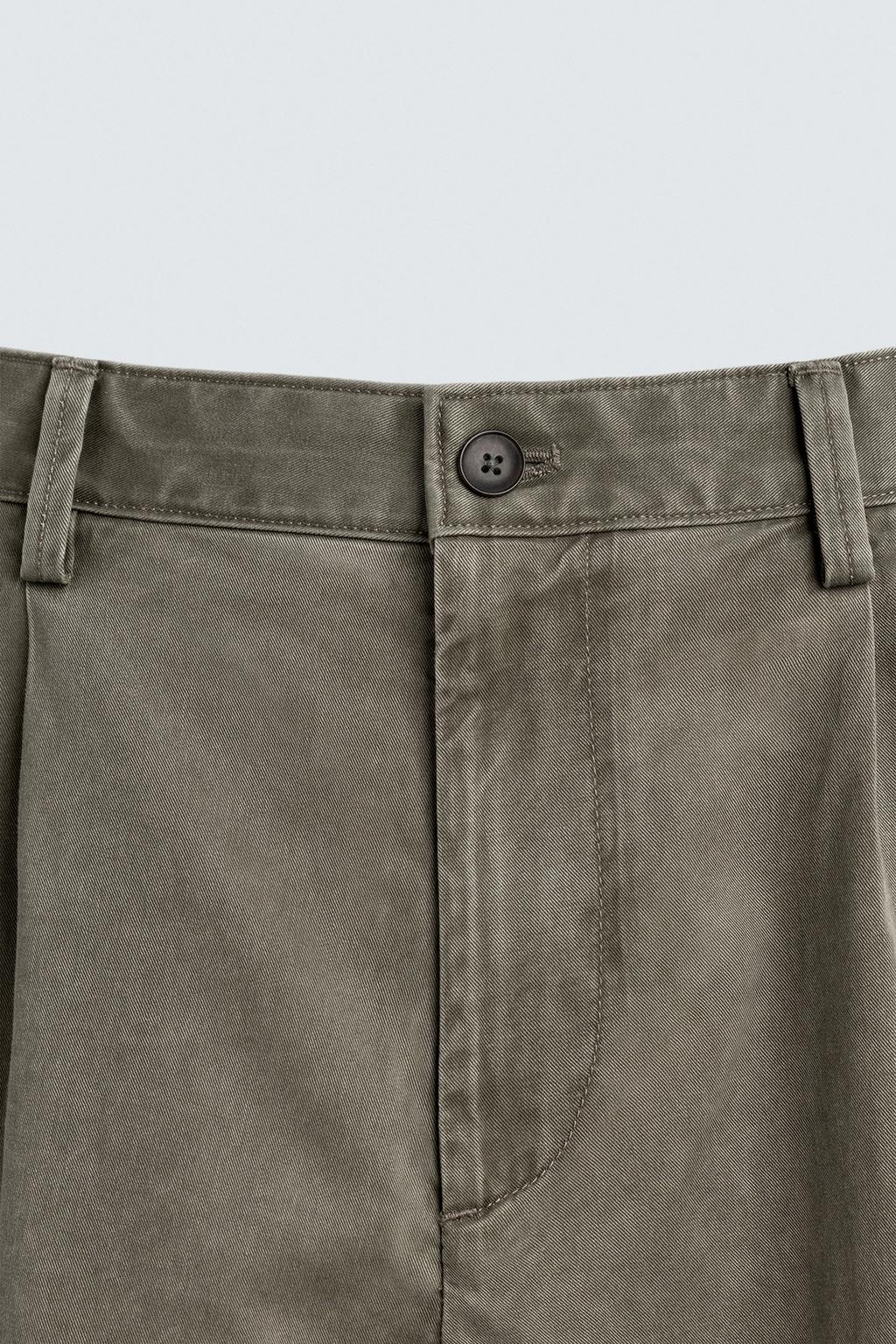 ШОРТЫ стандартной посадки СО СКЛАДКАМИ