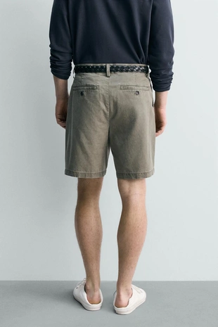 Шорты стандартной посадки со складками