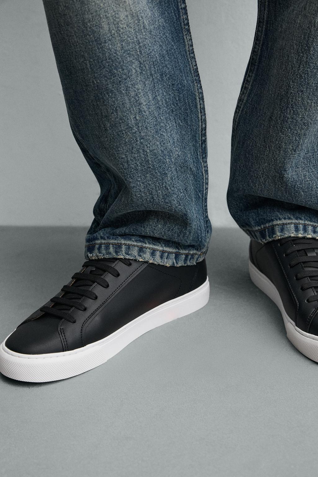 МИНИМАЛИСТИЧНЫЕ КРОССОВКИ