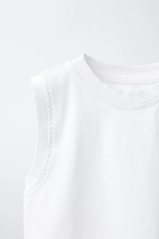 Футболка из плотного трикотажа с вышивкой