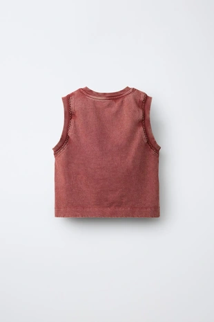 Топ из плотного трикотажа с вышивкой