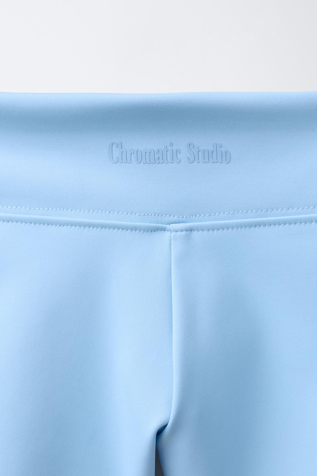 СПОРТИВНЫЕ УКОРОЧЕННЫЕ ЛЕГИНСЫ