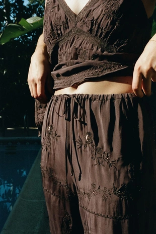 Брюки с вышивкой и бисером- Заказать в России