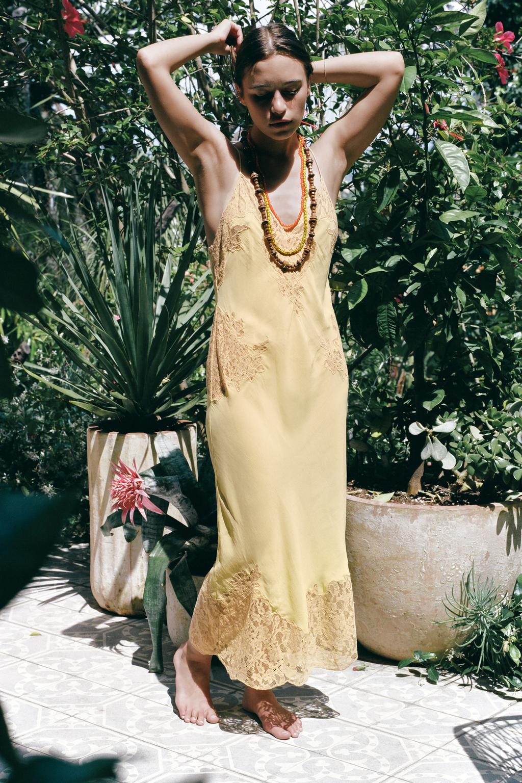 КРУЖЕВНОЕ ПЛАТЬЕ МИДИ ИЗ ЖОРЖЕТА