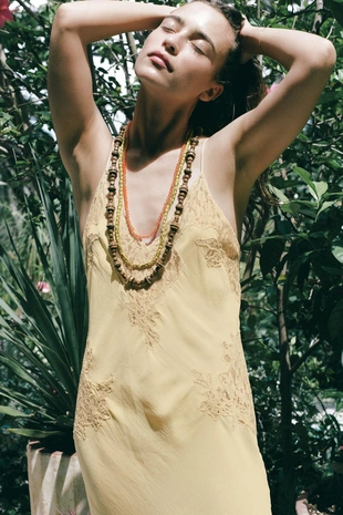 Кружевное платье миди из жоржета- Заказать в России