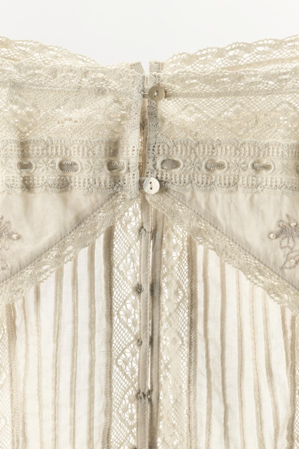 БОДИ С ЦВЕТОЧНОЙ ВЫШИВКОЙ И БИСЕРОМ