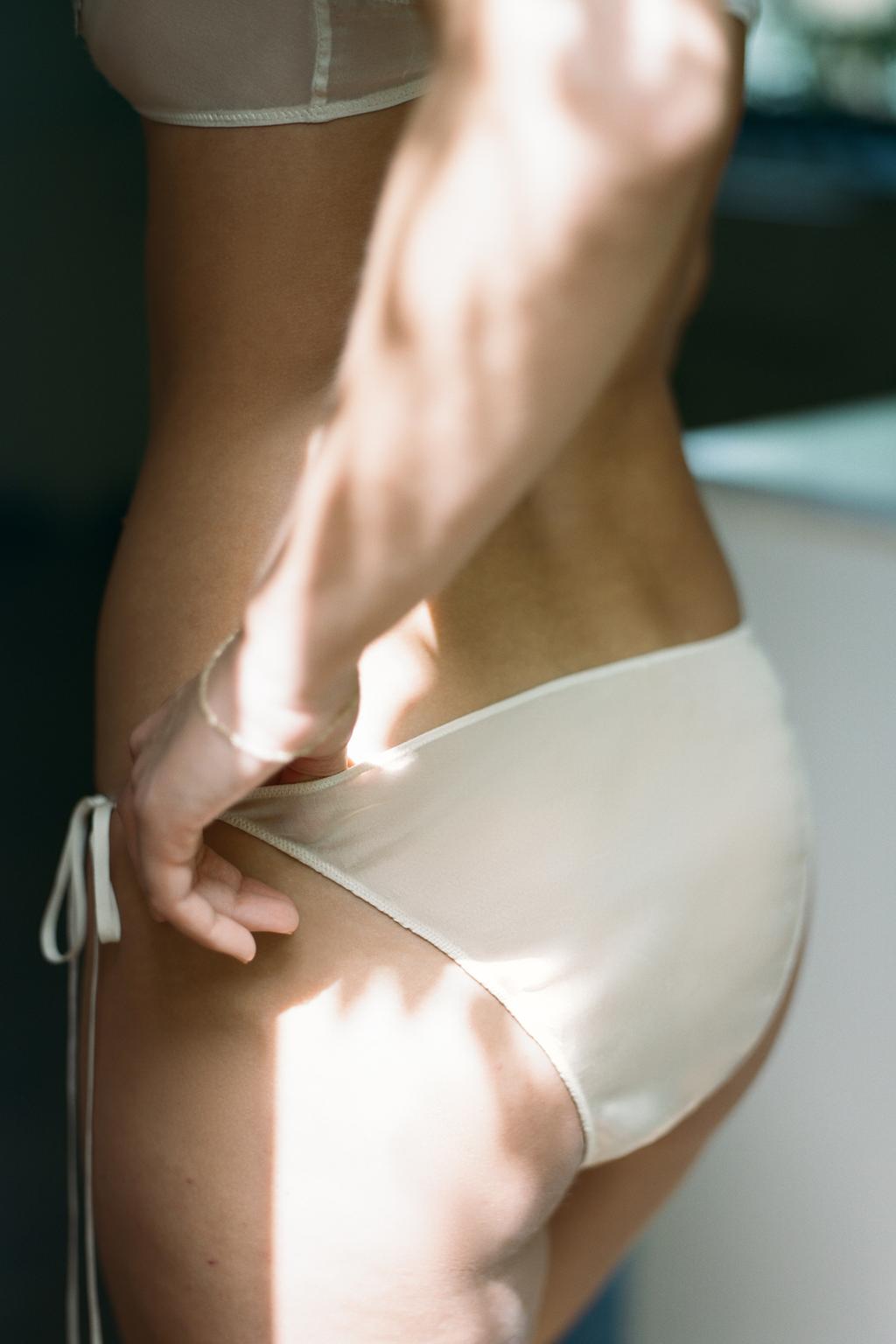 ТРУСЫ ИЗ 100% ШЕЛКА С ЗАВЯЗКАМИ