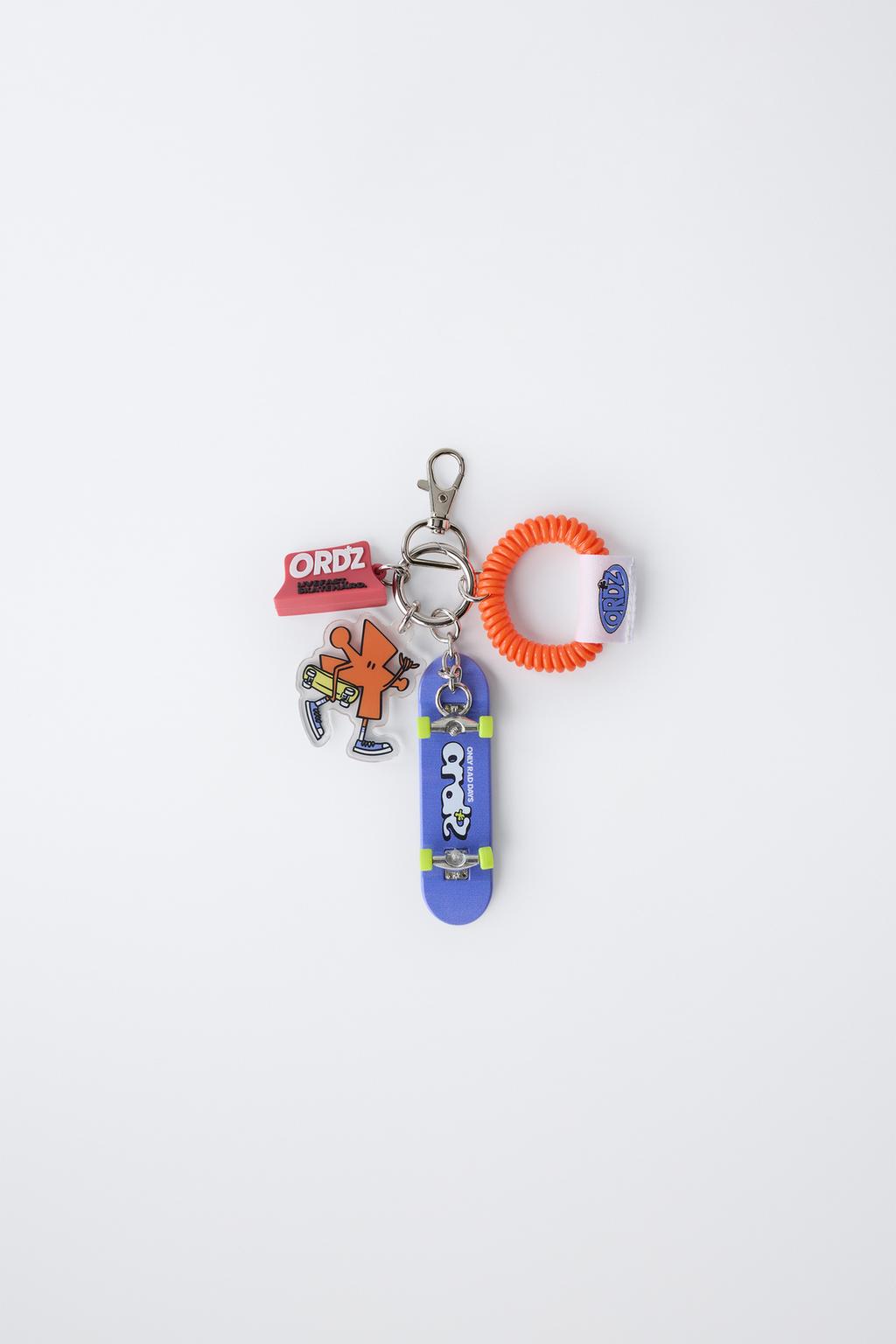 БРЕЛОК С ПОДВЕСКАМИ