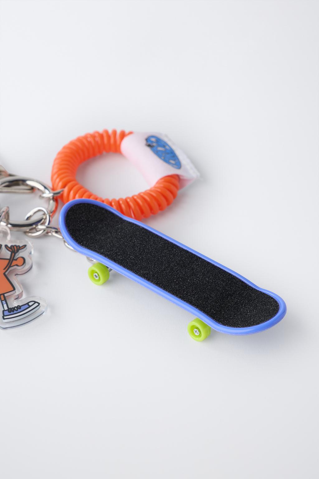 БРЕЛОК С ПОДВЕСКАМИ