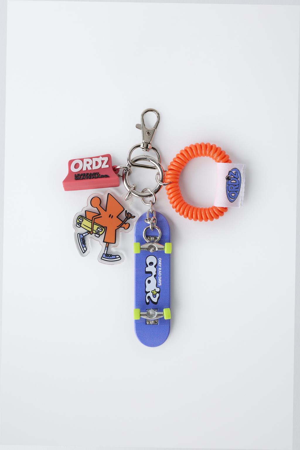 БРЕЛОК С ПОДВЕСКАМИ