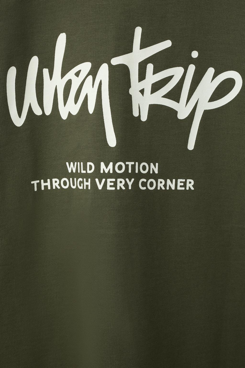 ФУТБОЛКА С ДЕКОРАТИВНЫМИ ШВАМИ