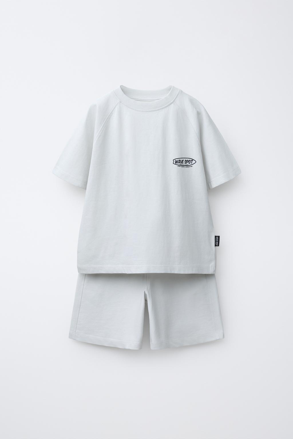 КОМПЛЕКТ ИЗ ФУТБОЛКИ И ШОРТОВ