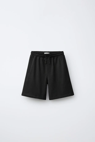 Комплект из футболки и шортов