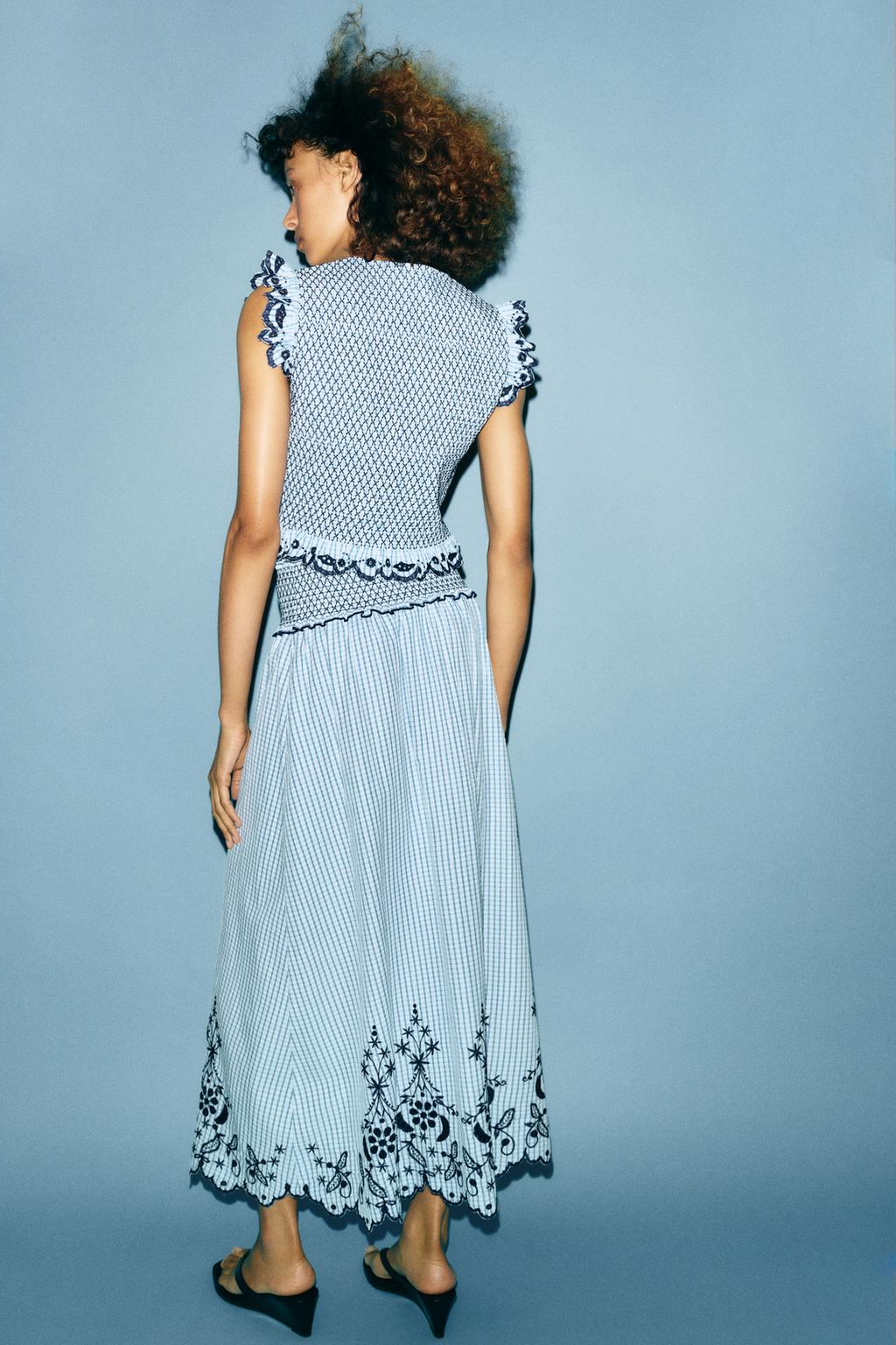 ЮБКА МИДИ В КЛЕТКУ С ВЫШИВКОЙ