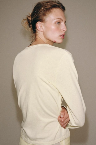 Футболка из 100% хлопка на пуговицах- Заказать в России