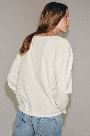 Футболка в стиле рустик с воротником на пуговицах- Заказать в России