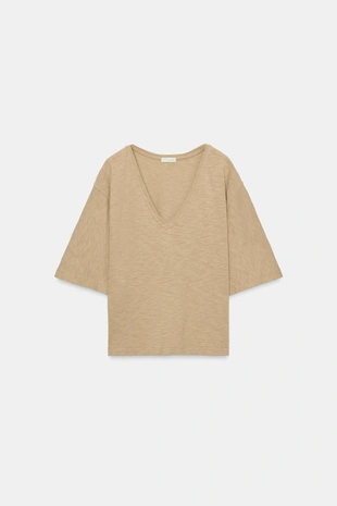 Футболка с V-образным вырезом- Заказать в России