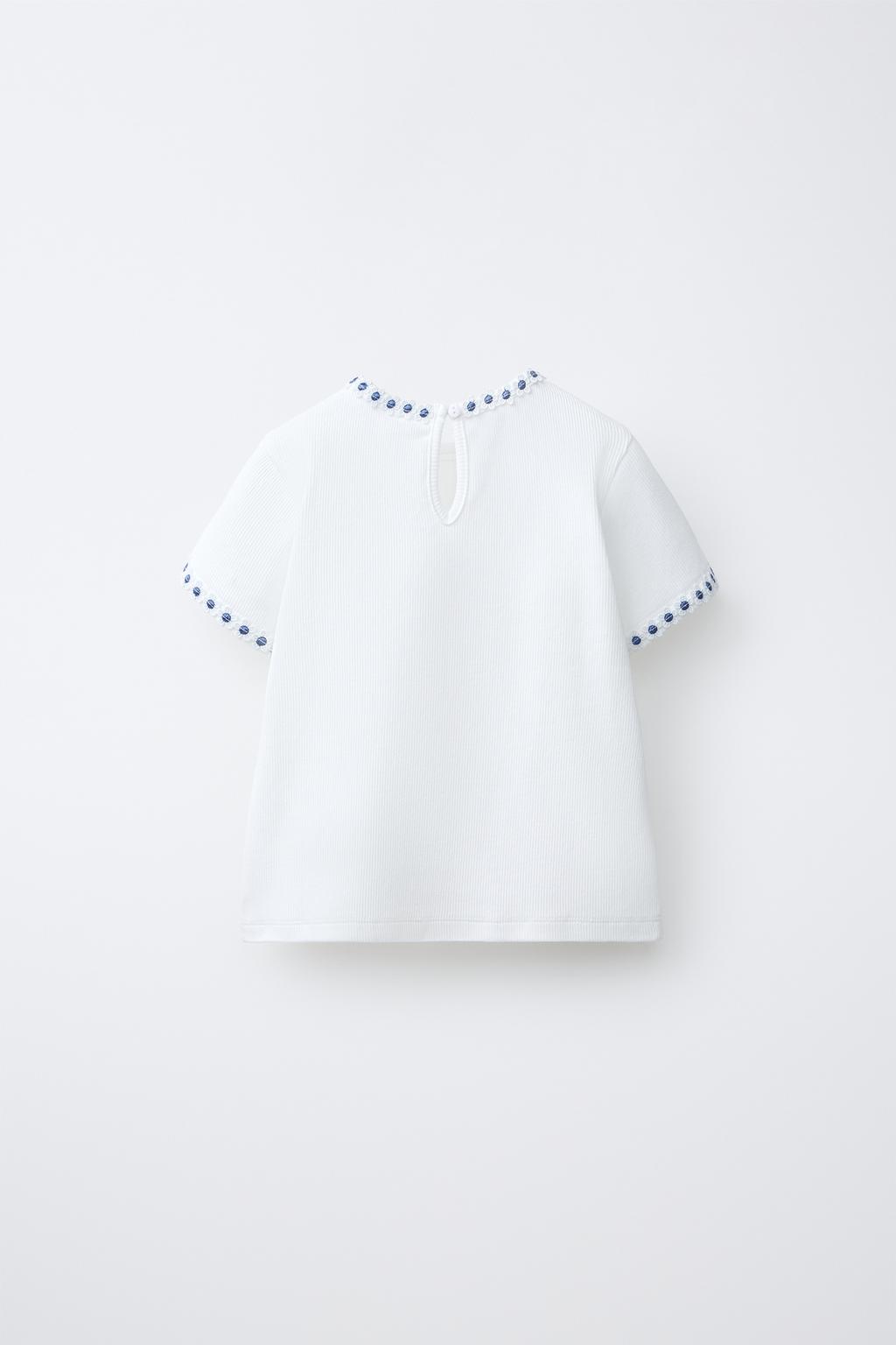 ФУТБОЛКА С ЦВЕТОЧНЫМ ПРИНТОМ