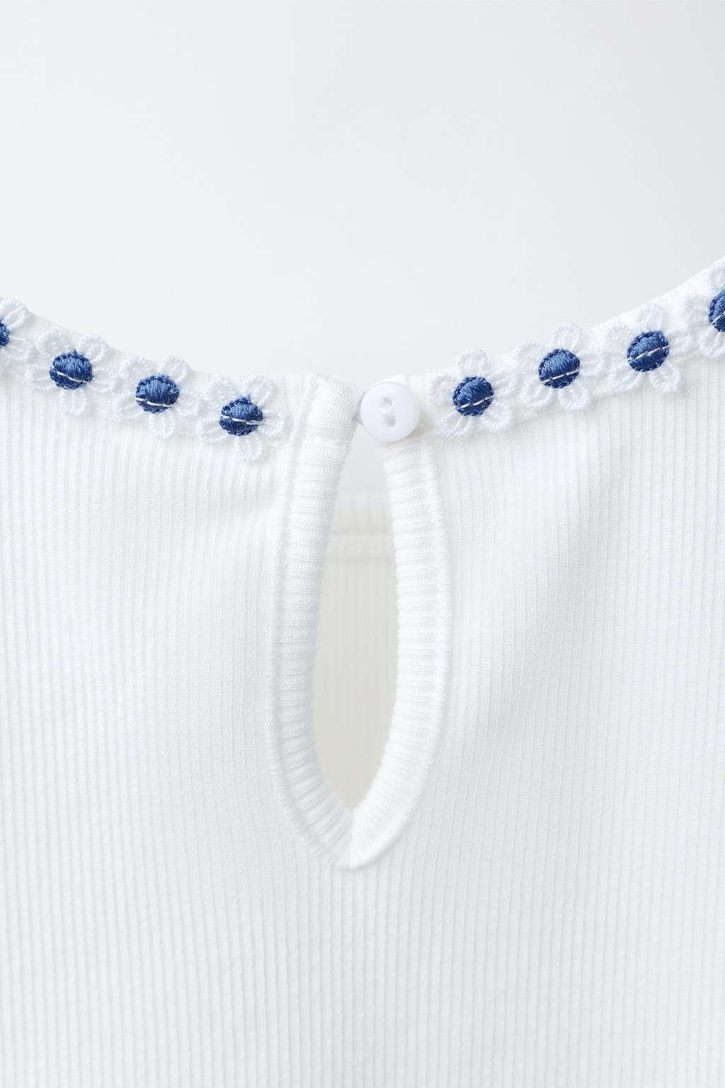 ФУТБОЛКА С ЦВЕТОЧНЫМ ПРИНТОМ